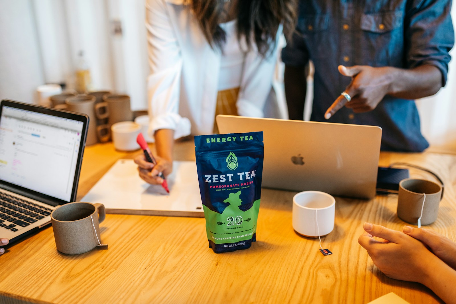 Why a Minimal Home Helps Create a More Productive Space